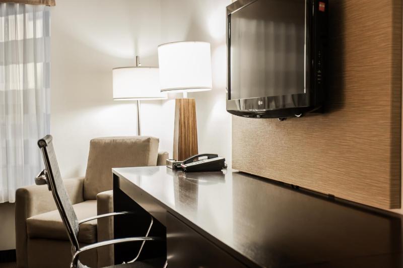 King Room - Non-Smoking image 2