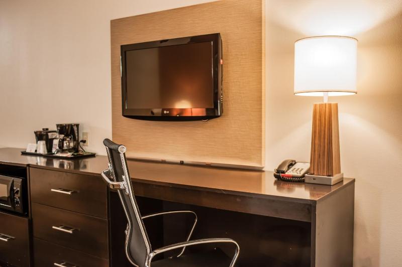 King Room - Non-Smoking image 3