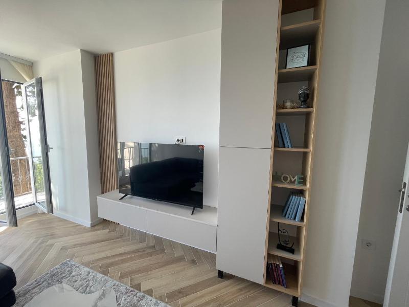 Pine forest apartment - image 12