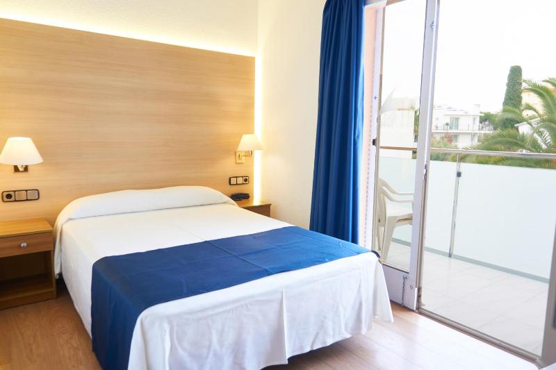 Economy Double Room image 4