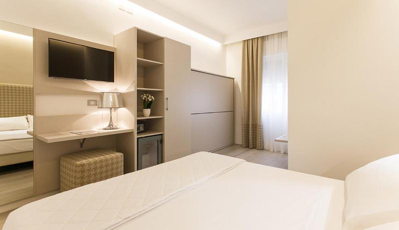 Quadruple Room image 4