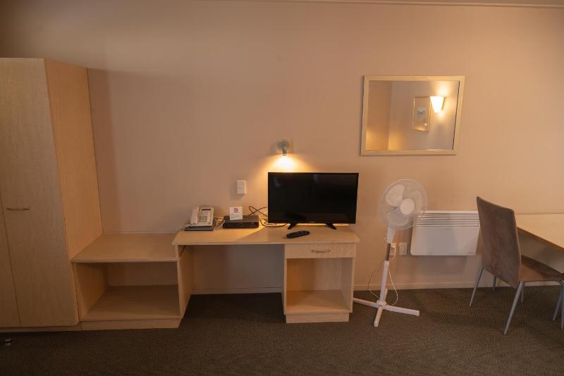 Victoria Court Motor Lodge - Spa & Free Parking - image 16
