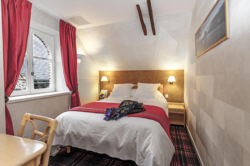 Standard Double/Twin Room image 2