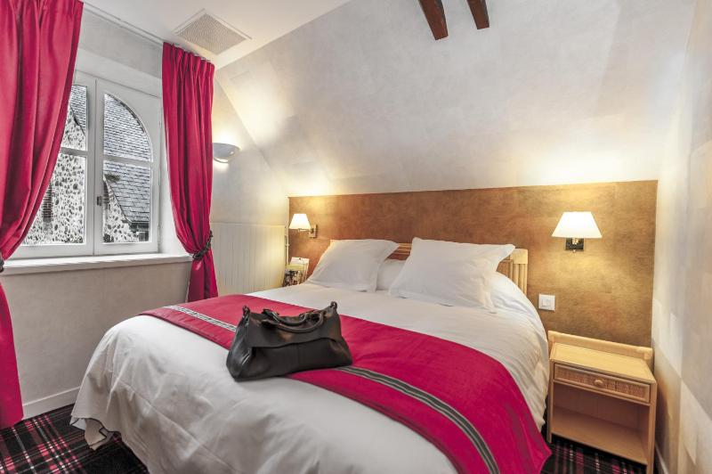 Standard Double/Twin Room image 3