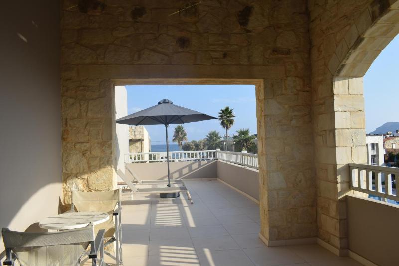 Junior Suite with Balcony image 3