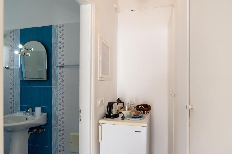 Double Room with Balcony image 4