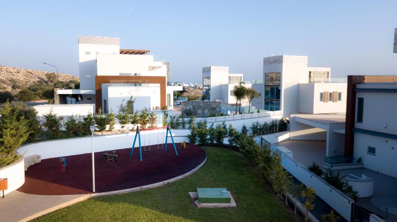 Sea Pearl Beachfront Villas - Anemone - image 14