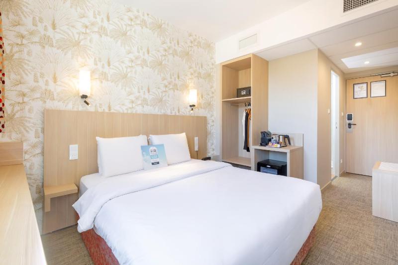Double Room image 1