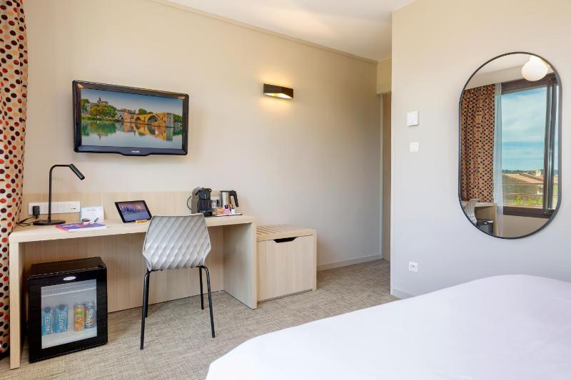 Double Room image 4