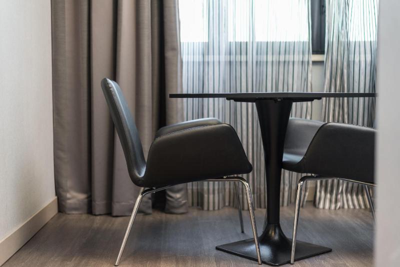 Deluxe Double Room image 2