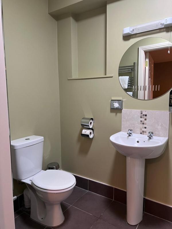 Double Room with Private Bathroom image 4