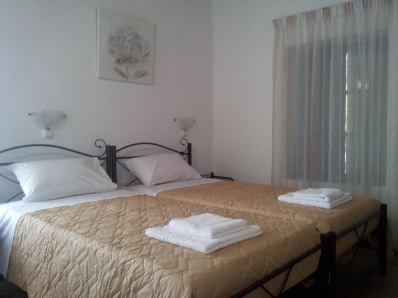 Double or Twin Room with Partial Sea View image 3