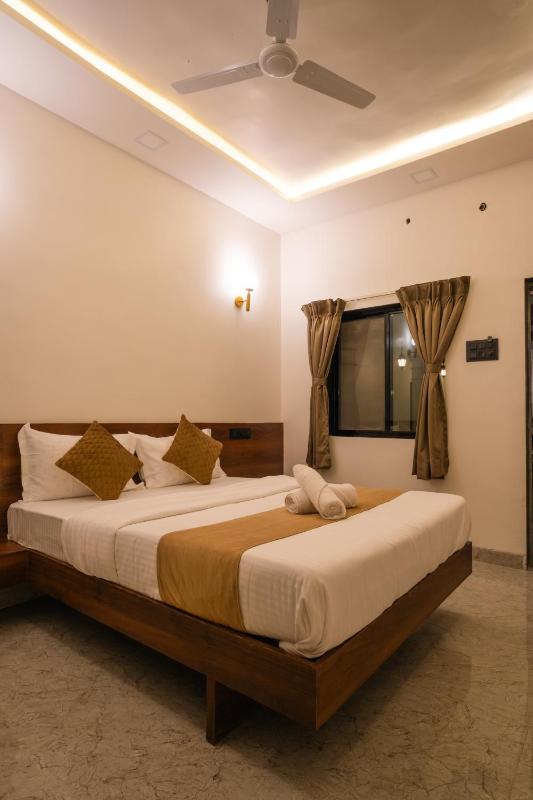 Sapphire Mansion - image 27