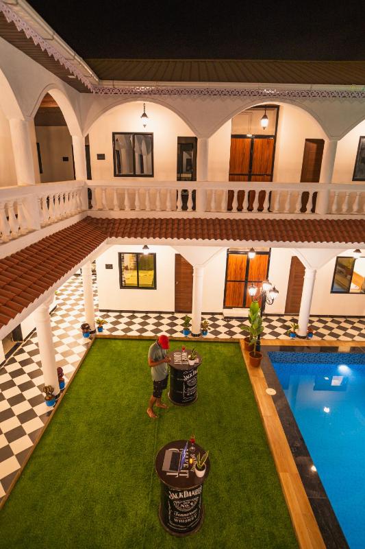 Sapphire Mansion - image 3