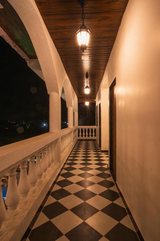 Sapphire Mansion - image 10