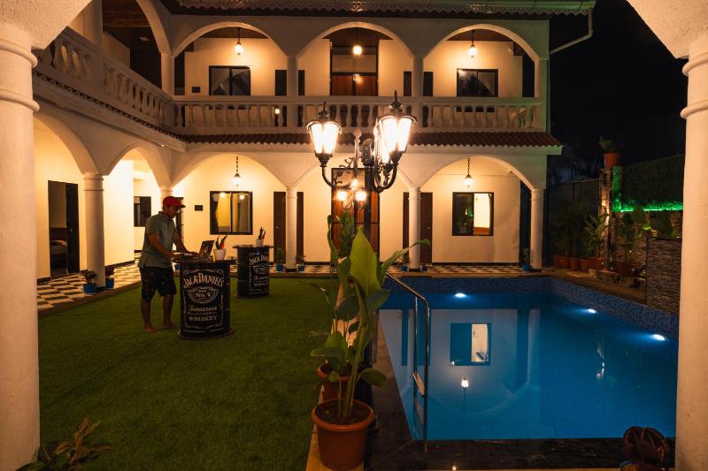 Sapphire Mansion - image 8