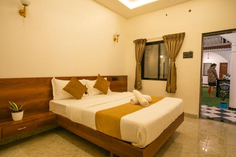 Sapphire Mansion - image 26