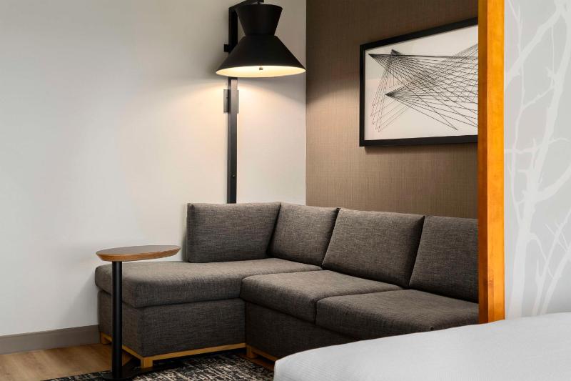Queen Room with Two Queen Beds and Accessible Tub - Disability Access image 2