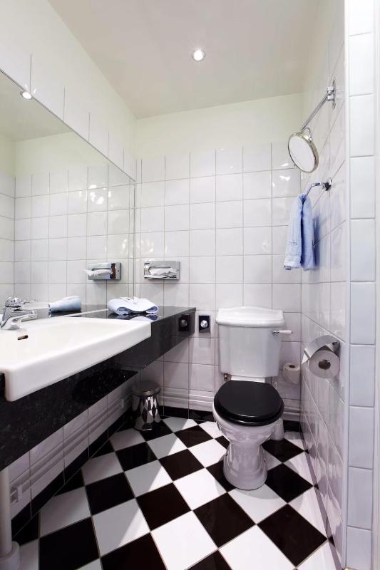 Business Single Room image 2