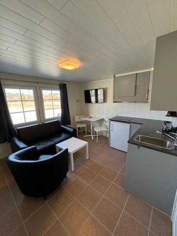 Two-Bedroom Cottage (4 Adults)  image 3