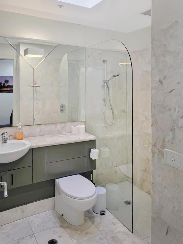 Penthouse Living Premium Location - image 15