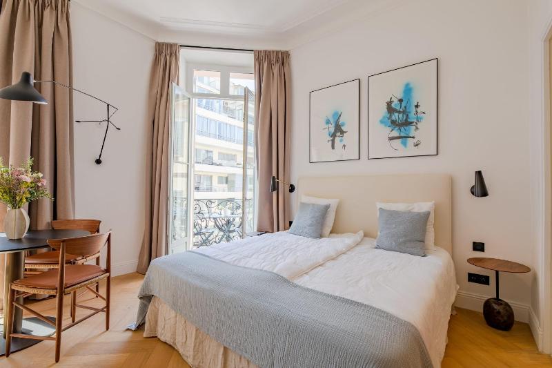 Studio Apartment image 1