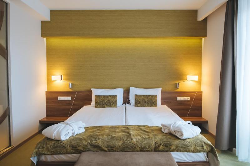 Double Room with Patio image 2