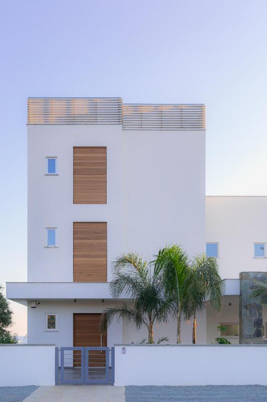 Sea Pearl Beachfront Villas - Breeze - image 9