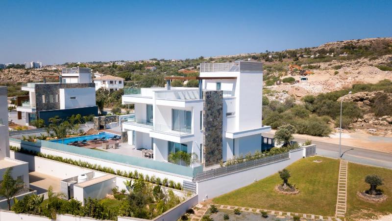 Sea Pearl Beachfront Villas - Breeze - image 15