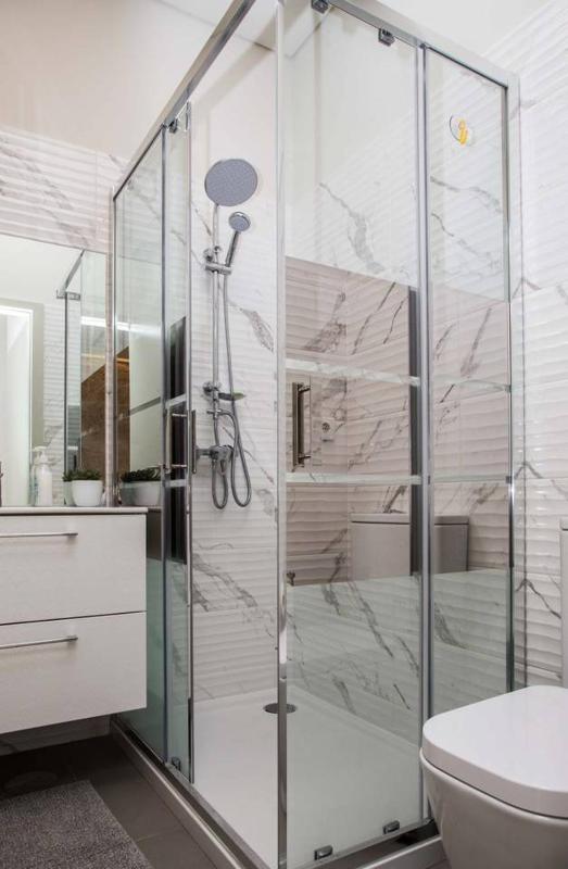 GuestReady - Charming Downtown and Quiet Apartment - image 12