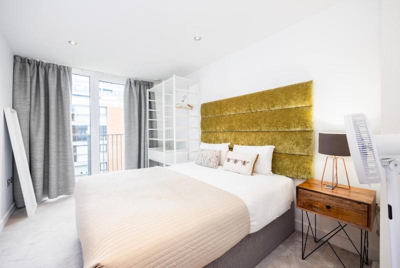 Apartment with Balcony image 4