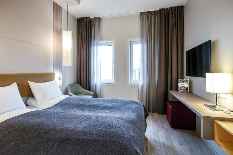 Double Room image 3
