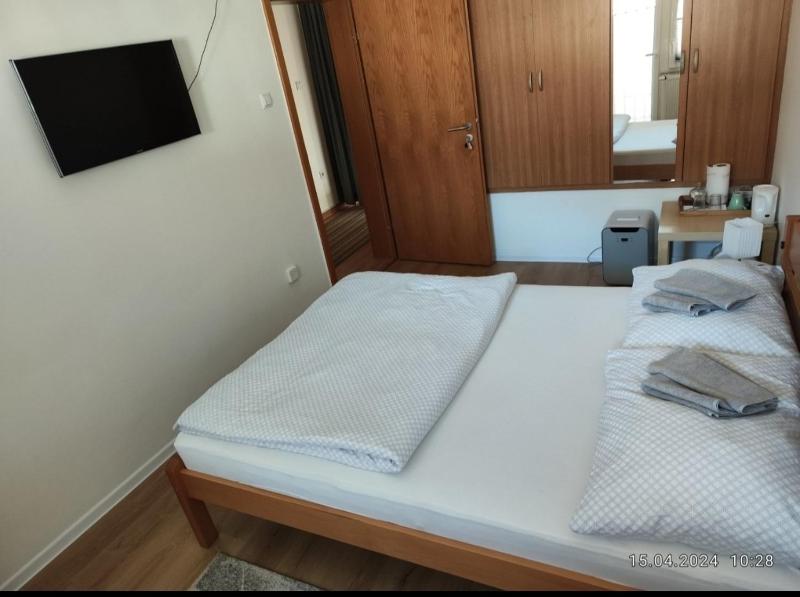 Deluxe Double Room with Balcony image 1