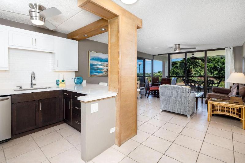 Kona Pacific B409 - image 24