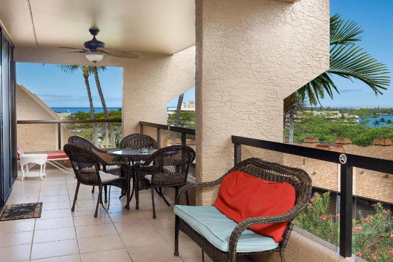 Kona Pacific B409 - image 8