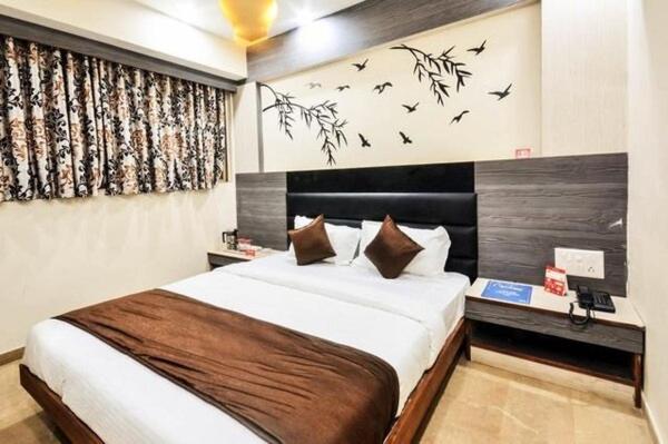 Hotel Krishna Naroda - image 1
