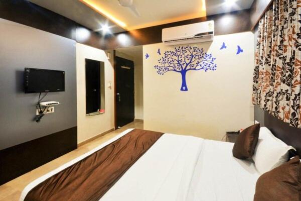 Hotel Krishna Naroda - image 5