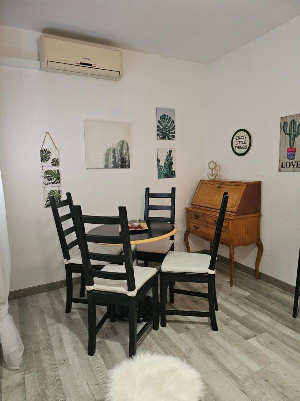 One-Bedroom Apartment image 2