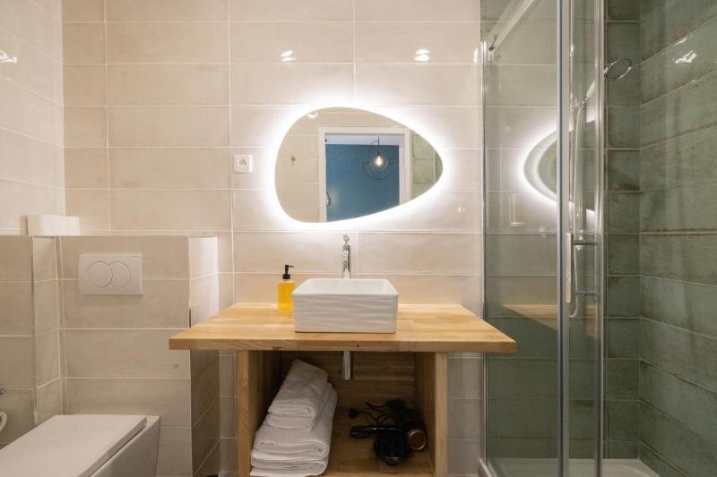 Double Room image 3