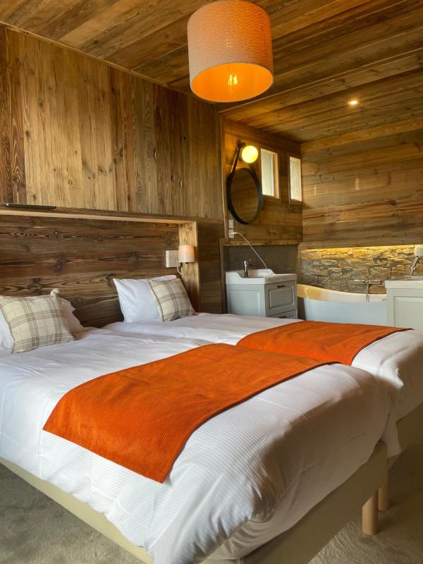Deluxe Double or Twin Room image 3