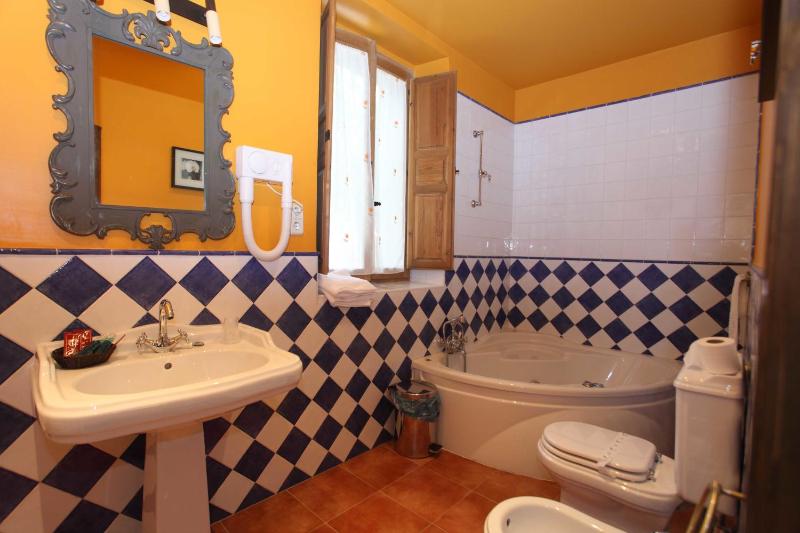 Superior Double Room image 4