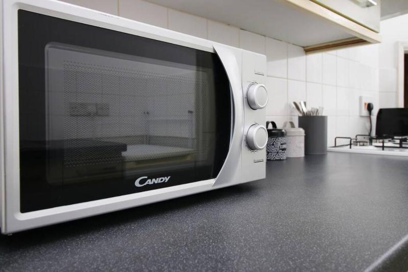 Two Bedroom Flat | Central | Free Off-Peak Parking - image 18