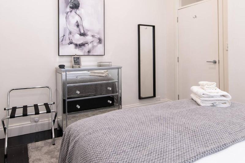 Lovely and Spacious 2-bedroom home in Norwood - image 6