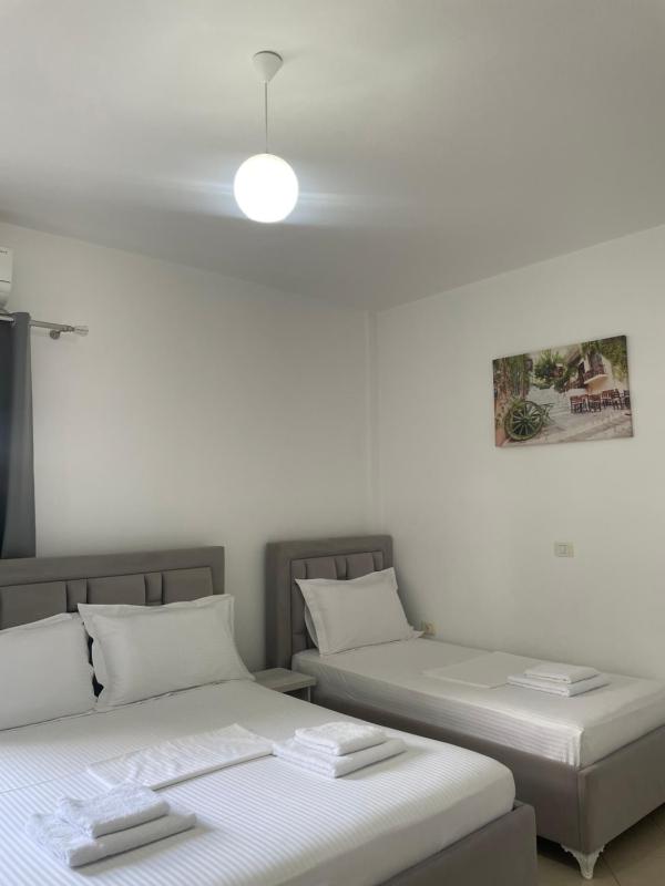 Triple Room with Sea View image 2