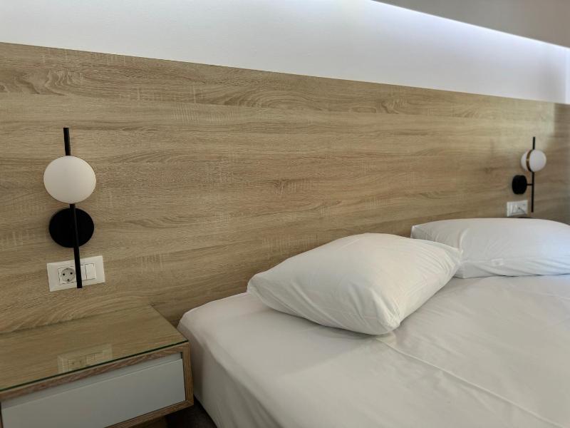 Double Room with Window image 4