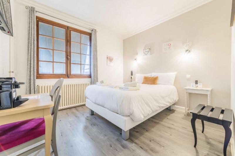 Standard Double Room image 2