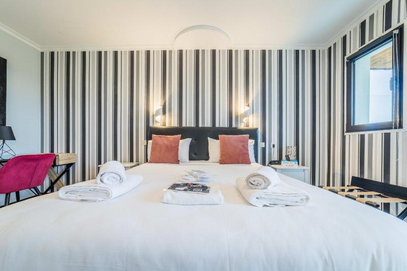 Superior Single/ Double Room with Terrace image 2