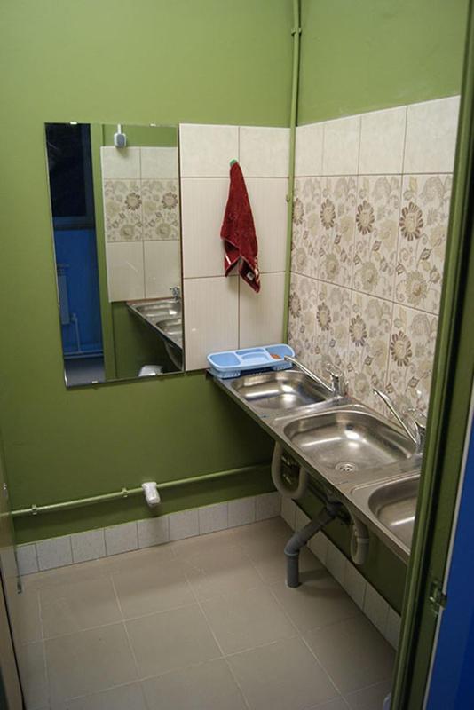 Bed in 6-Bed Dormitory Room image 3