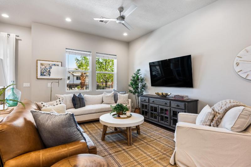 Four-Bedroom Holiday Home image 1