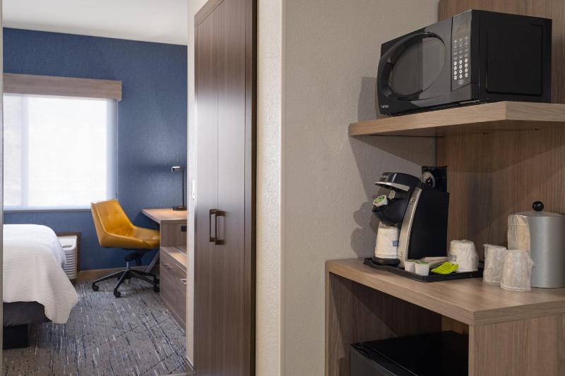 Queen Suite image 2